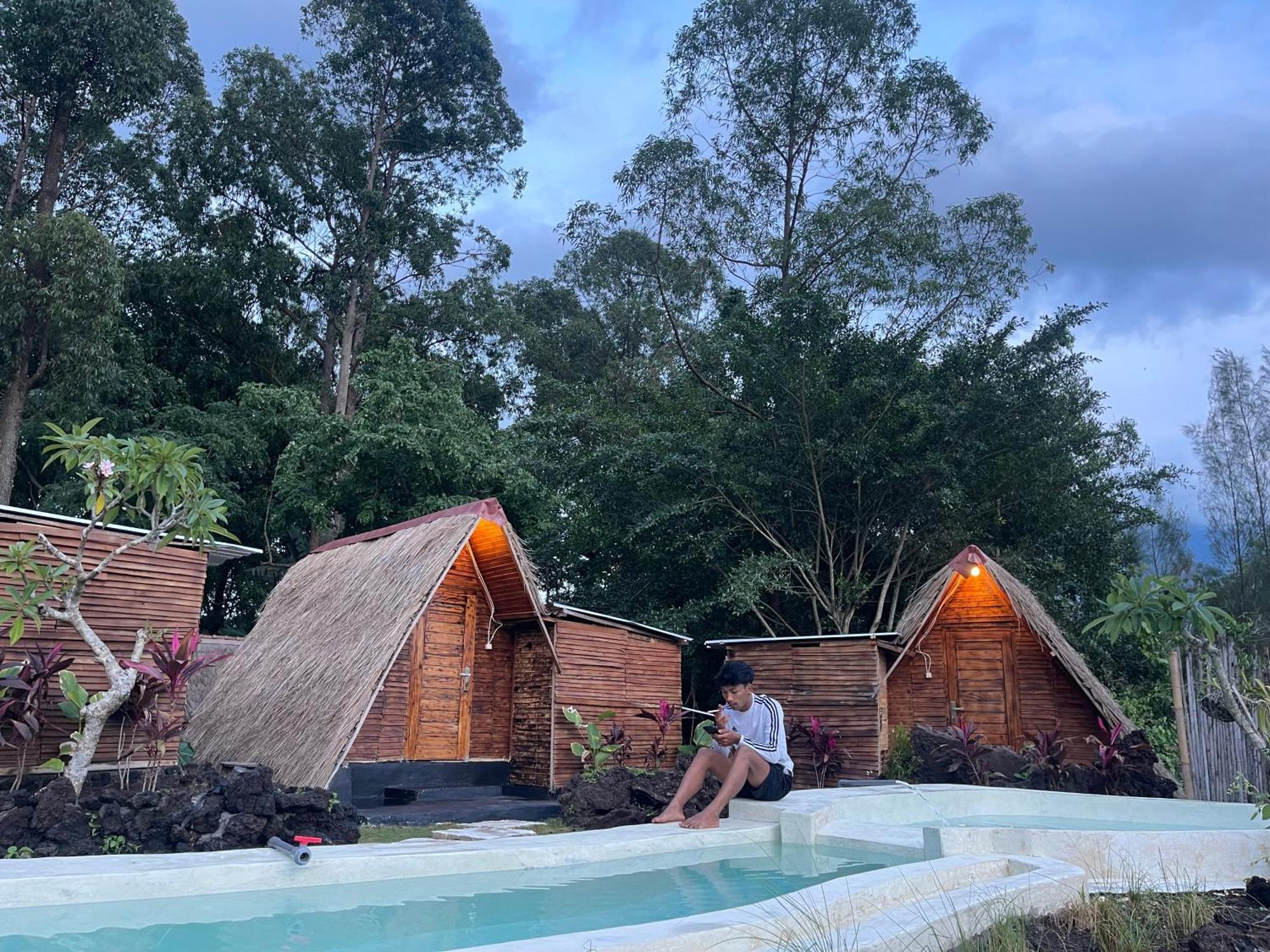 Hotel Triangular House And Hot Spring Kubupenlokan Exterior foto