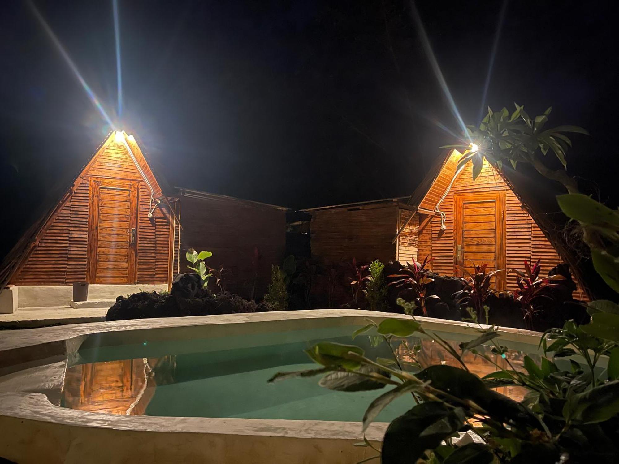 Hotel Triangular House And Hot Spring Kubupenlokan Exterior foto